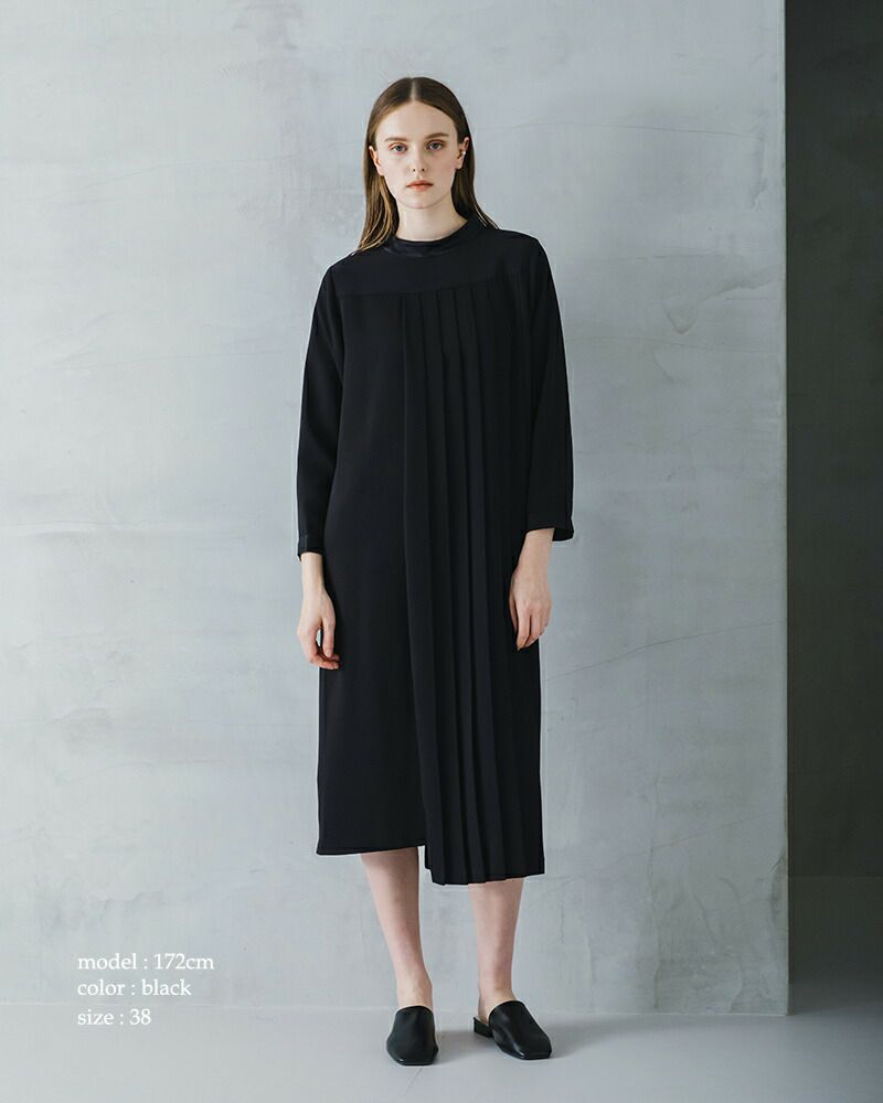 whyto ホワイト , アシンメトリー プリーツ ドレス “ASYMMETRY PLEATS DRESS” wht22fop4027-tr  2024ss新作 レディース