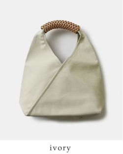 Kamaroan　カマロアン　バック　アイボリー KAMARO'AN - WOVEN TRIANGLE BAG