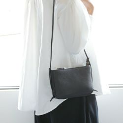 Sarah μ サラミュー 撥水加工 ステアレザー ミニショルダー