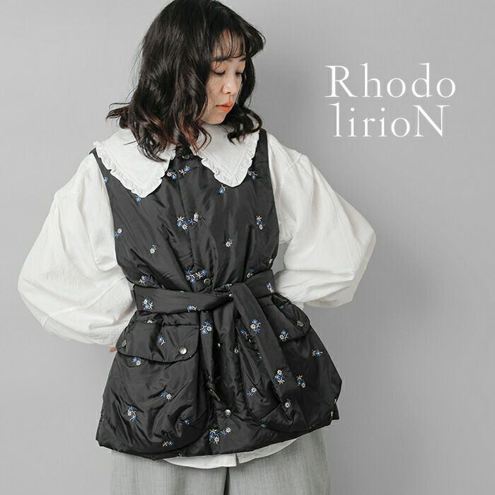 RHODOLIRION ロドリリオン オリジナル フローラル パターン 刺繍 パデッド ベスト “Padded Vest” ps1036-mn  2024aw新作 レディース | Piu di aranciato(ピウディアランチェート)