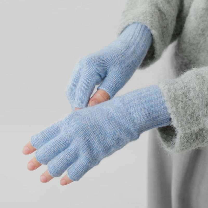 extreme cashmere フィンガーレスグローブ未使用に近い 最終値下げ extreme cashmere フィンガーレスグローブ未使用に近い 最終値下げ