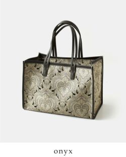 美品』A VACATION ア ヴァケーション　トートバッグ　パンサー　保存袋付 美品！A VACATIONアヴァケーションTANK ONYXトートバッグ 金子綾