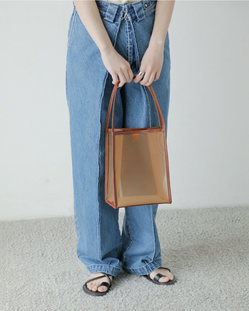 Hella ヘラ ハード チュール レザー トートバッグ “HARD TULLE