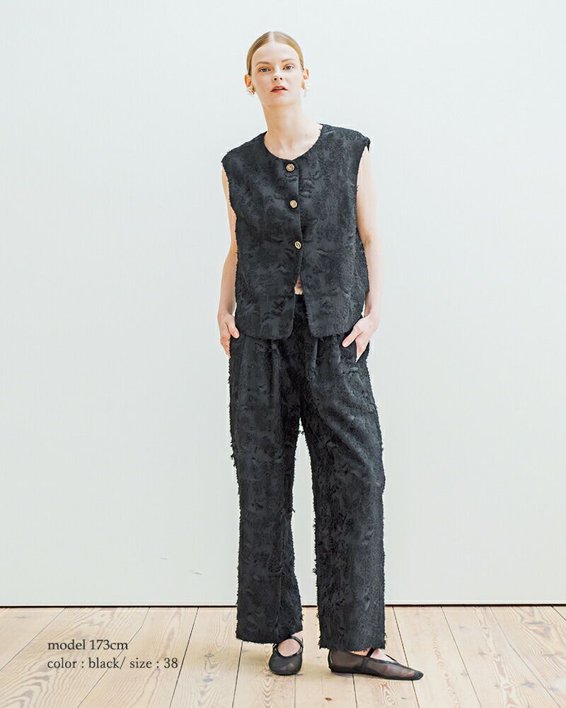 whyto ホワイト ジャガード スラックス パンツ “jacquard slacks