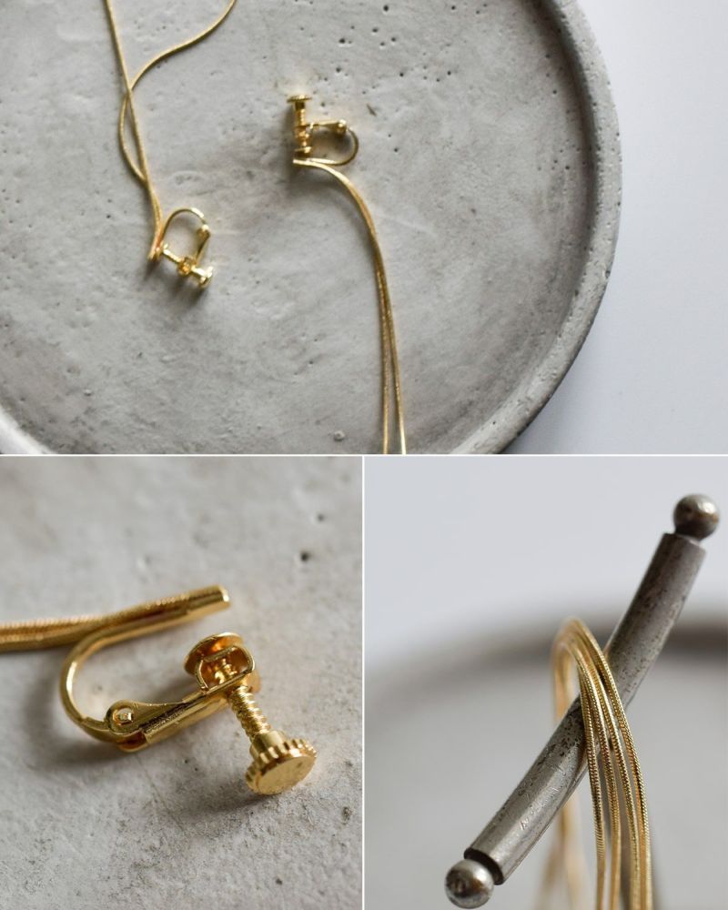 74 2点セット パンク スパイクリベット付き ロング ピアス