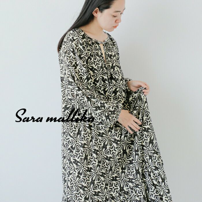 Sara くり貫き mallika フラワープリント フード付きジャケット