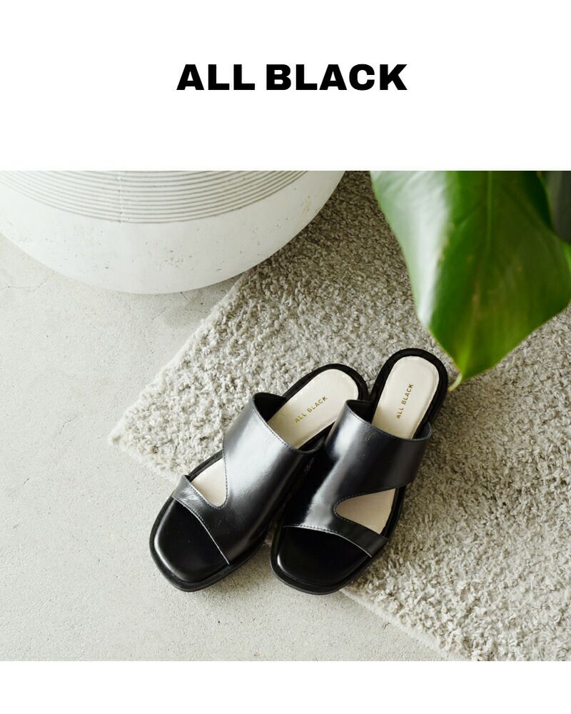 パール付き Black パテントレザー・ポインテッドトゥ パンプス