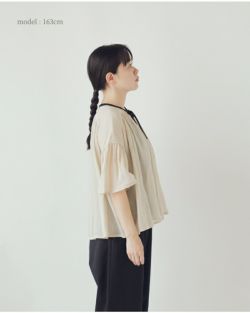 【MAGALI】マガリ 綿100% バックリボンギャザーブラウス フレアスリーブ MAGALI】マガリ 綿100% バックリボンギャザーブラウス フレア