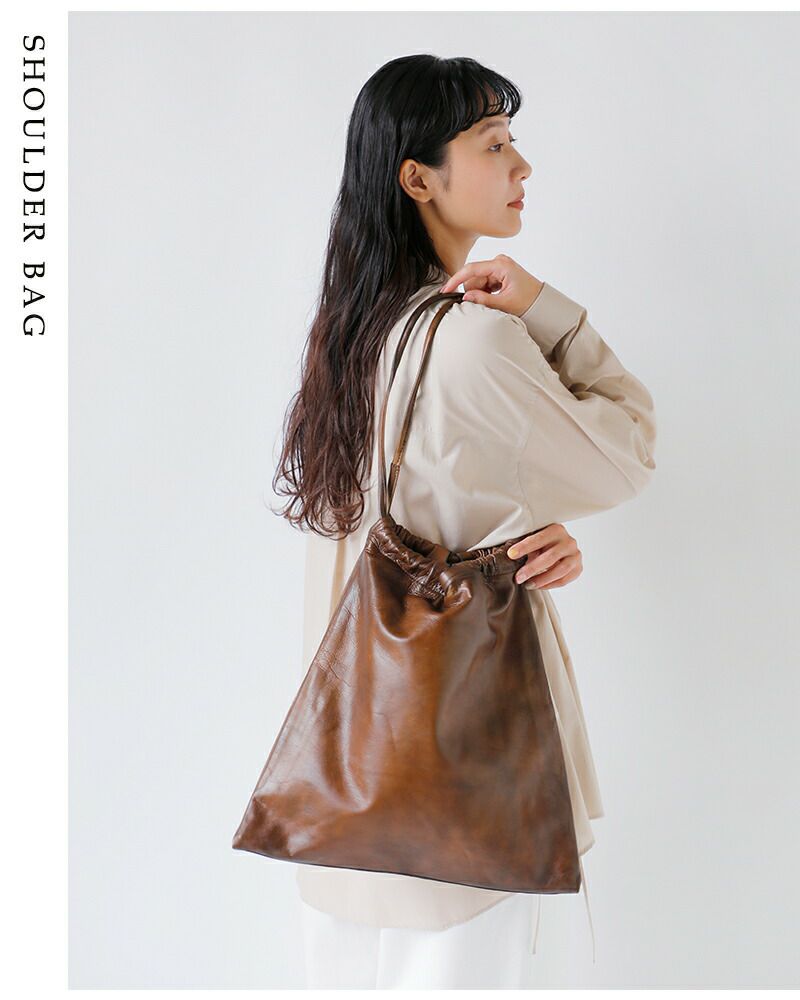 GIVENCHY　コンパクトレザーショルダーバッグ ヴィンテージ Vintage GIVENCHY | VintageShop solo