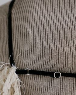 30%OFF】anuke アンヌーク パックオープン フェザー キャミソール