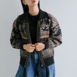 トップス UND HERRINGBONE JACQUARD KNIT CARDIGAN Ameri（アメリ）の「UND HERRINGBONE JACQUARD KNIT CARDIGAN