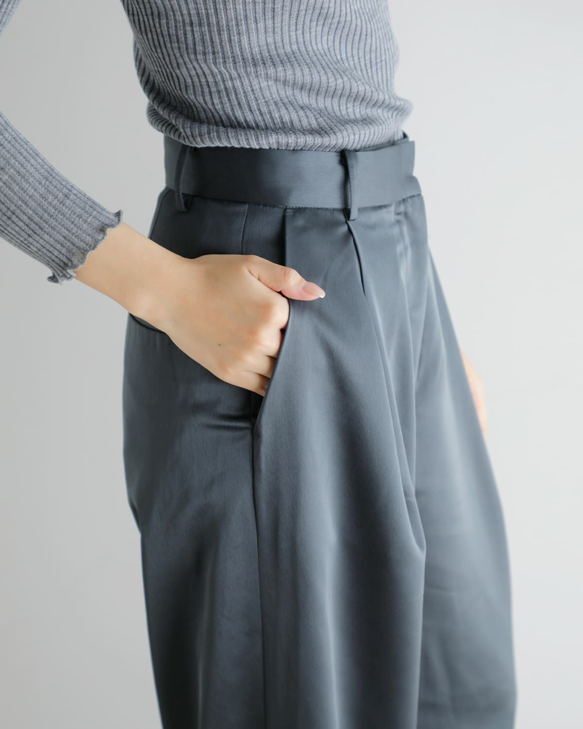 40%OFF】anuke アンヌーク サテン タック パンツ “Satin Tuck Pants