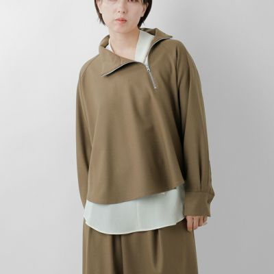 assiette アシェット  バージンウール ストレッチサキソニー アシンメトリー ハーフZIP プルオーバー a24-31496-54 レディース 2025aw新作 クーポン対象 assiette アシェット バージンウール ストレッチサキソニー