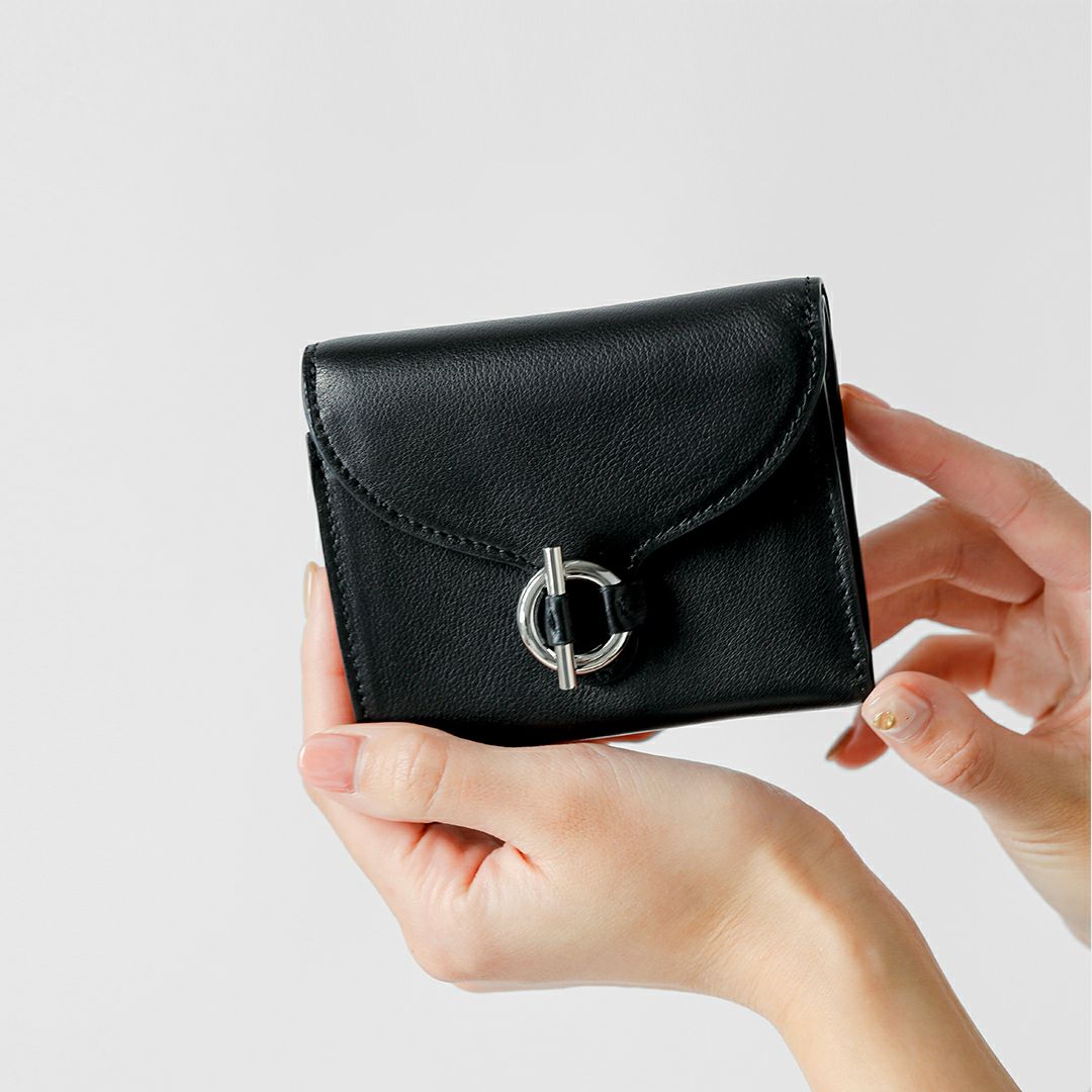 MARY AL TERNA メアリオルターナ シュリンクレザー ウォレット “CLASP