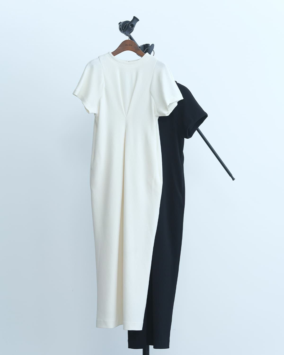 Hella ヘラ フロント タック コクーン ドレス “FRONT TUCK COCOON