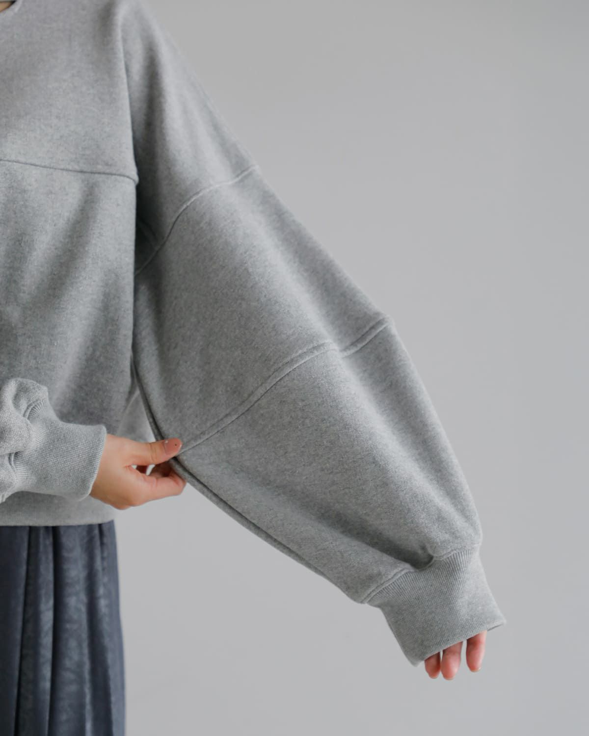 MANOF マノフ ムーン スリット スウェット トップス 80105-1053 2026ss